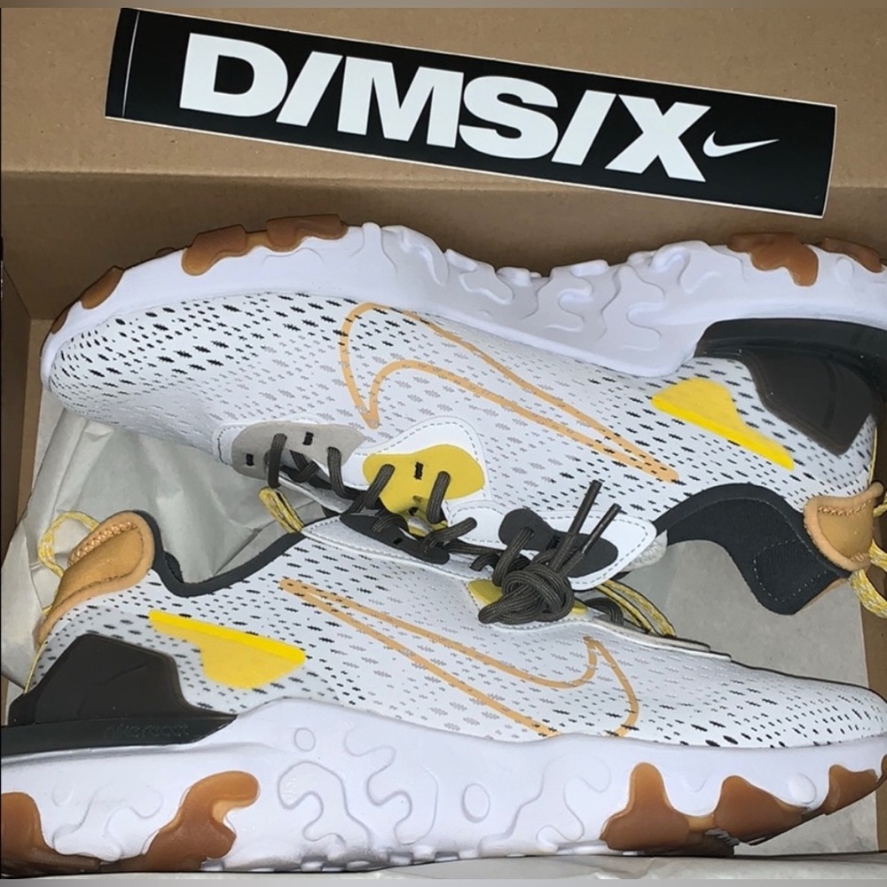 NWT Nike GOAT certified- Nike React Vision D/MS/X Honeycomb 7.5